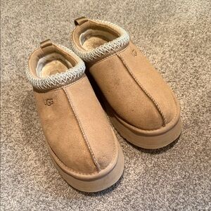 UGG taz ll slippers